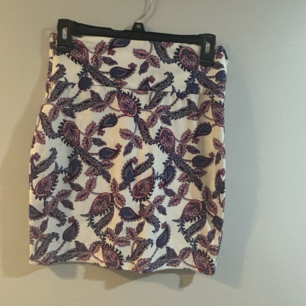 Charlotte Russe size large skirt with pattern